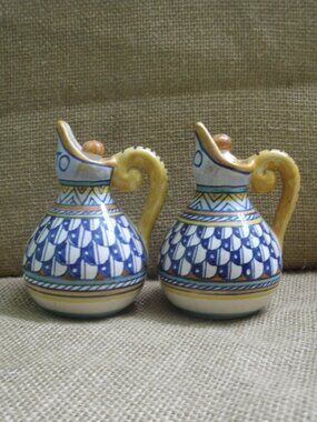 Vintage Deruta Italian Pottery Oil & Vinegar Cruet Set